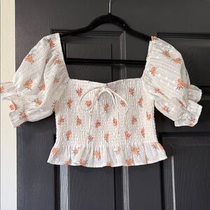 Blue Blush White Floral Puff Sleeve Crop Top
